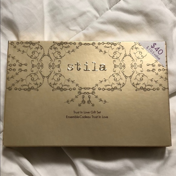 Stila eyeshadow palette - Picture 2 of 4